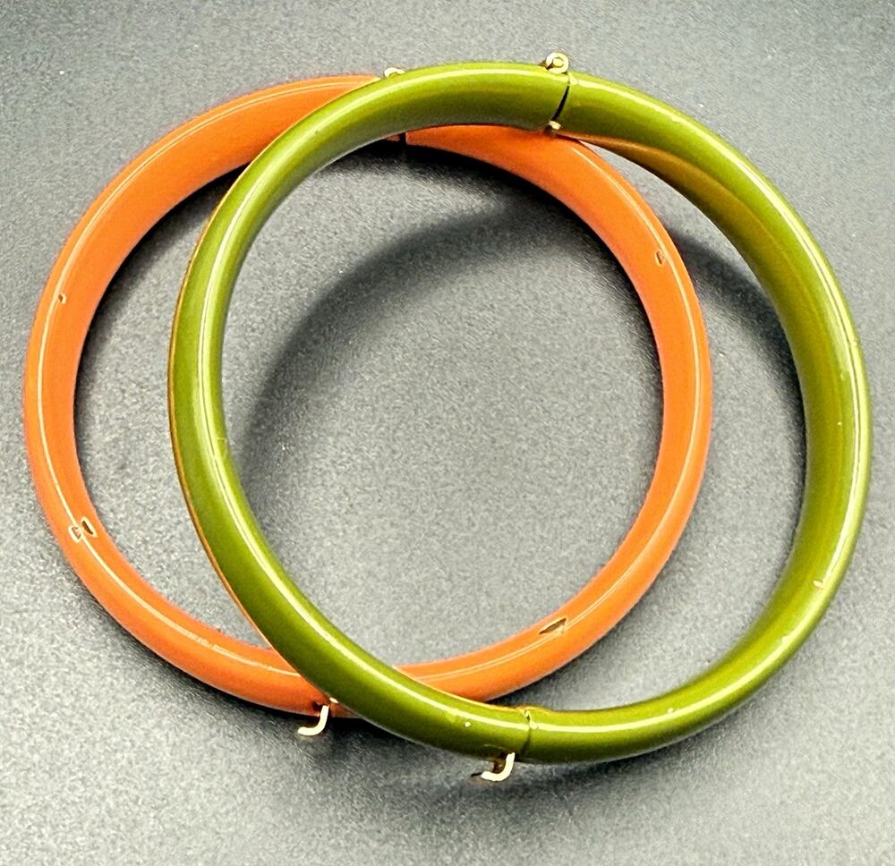 Vintage 1970s Mod Enamel Clamper Bangle Bracelet Set Olive Green Orange 2pc